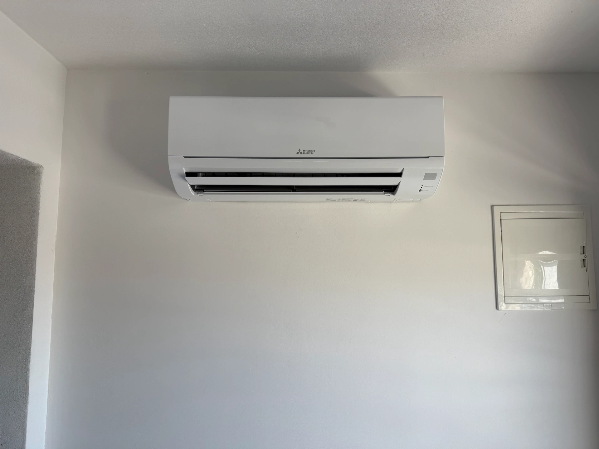 Unutarnja jedinica klima uređaja Mitsubishi Electric montirana na zid